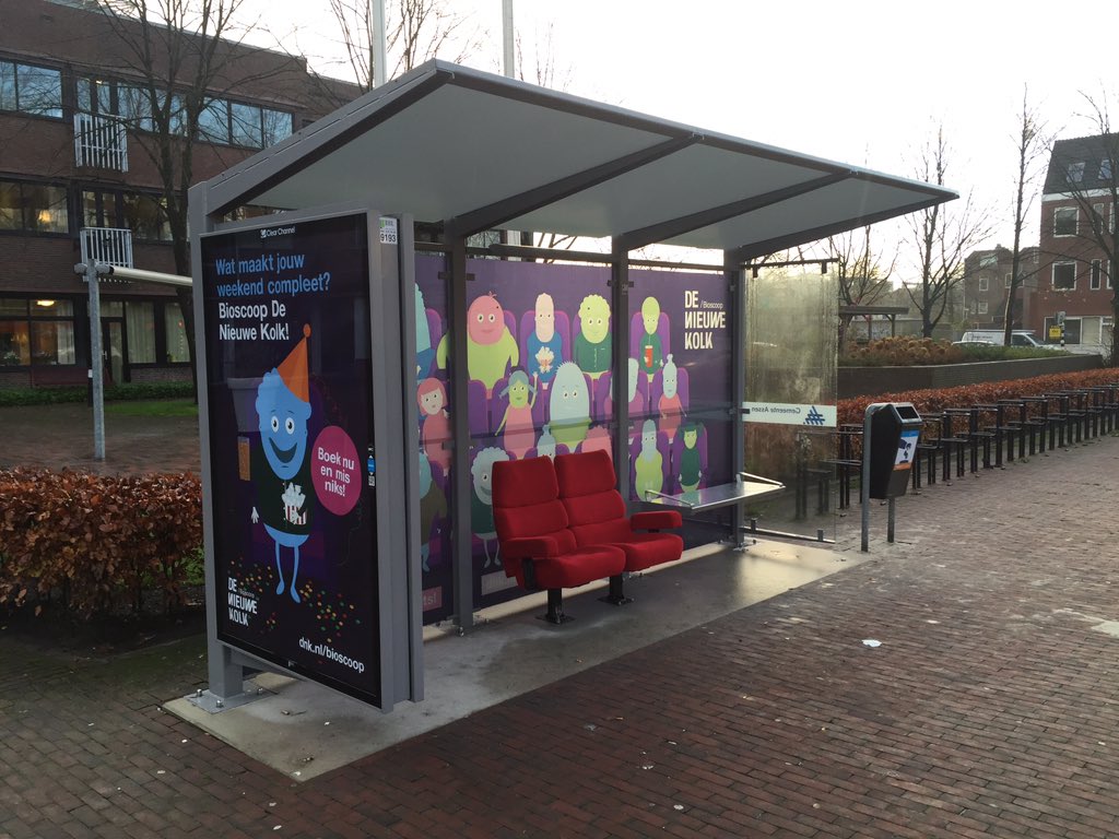 johanw8mr's tweet photo. Wauw!! Wat is deze Abri ik Assen van @TheaterDNK mooi! #bioscoop Mooie samenwerking met @robertvannoort #medialab3 https://t.co/e9mv3qUvow