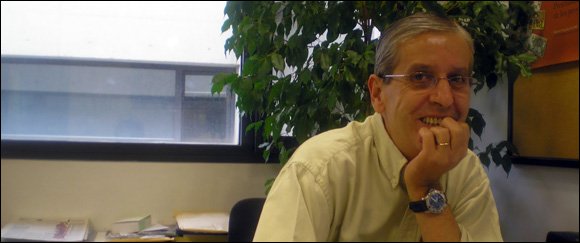 Ha muerto Paco Sancho <a href="/pacotto/">Paco Sancho</a>, maestro de periodistas, alma grande.  Abrazo a su familia y los amigos de <a href="/fcomunav/">fcomunav</a>