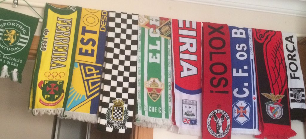 barbarosgozneli's tweet photo. Çalışma odam gün geçtikçe renkleniyor #cachecois #slb #xolos #estoril #boavista #leiria #belenenses #elche #sporting https://t.co/nDGXruFVnS