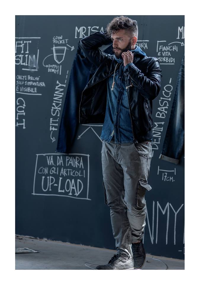 inmyhood81's tweet photo. Altro giorno, altro look! #DenimUomo #JeansUomo
#FollowTheButton  #InMyHood https://t.co/TQ1N1XPnG0 https://t.co/7xZEFBm8pP