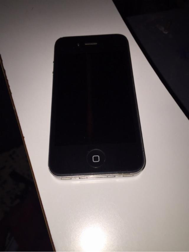 AlbertoSancheDJ's tweet photo. Vendo "Iphone 4 32Gb Libre (Como nuevo) " en #wallapop https://t.co/korr0uWUW7 https://t.co/gb3Fib94rg