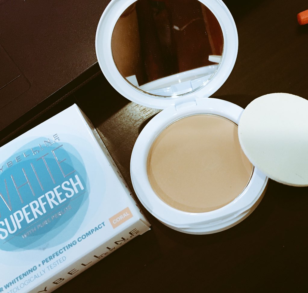 dazzling_belle's tweet photo. Crushing over this affordable compact from @MaybellineIndia #Fresh #Radiant #ZeroShine #LongStay #EvenSkin #loveit https://t.co/4SadnF9dWx