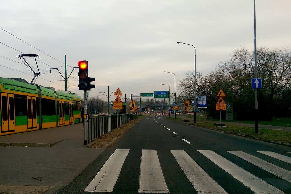TelewizjaWTK's tweet photo. Przypominamy, pod rozbieranym wiaduktem jedziemy inną nitką ul. #Chartowo #Poznań #drogi #news #traffic @AlertPoznan https://t.co/xnP2hmhc6L
