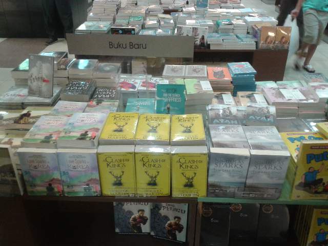 Cahaya12Semesta's tweet photo. Sahabat CDS, ayo segera miliki novel fantasi keren masa kini sudah ada di @Gramedia_PIM https://t.co/AfYRBr2QkL