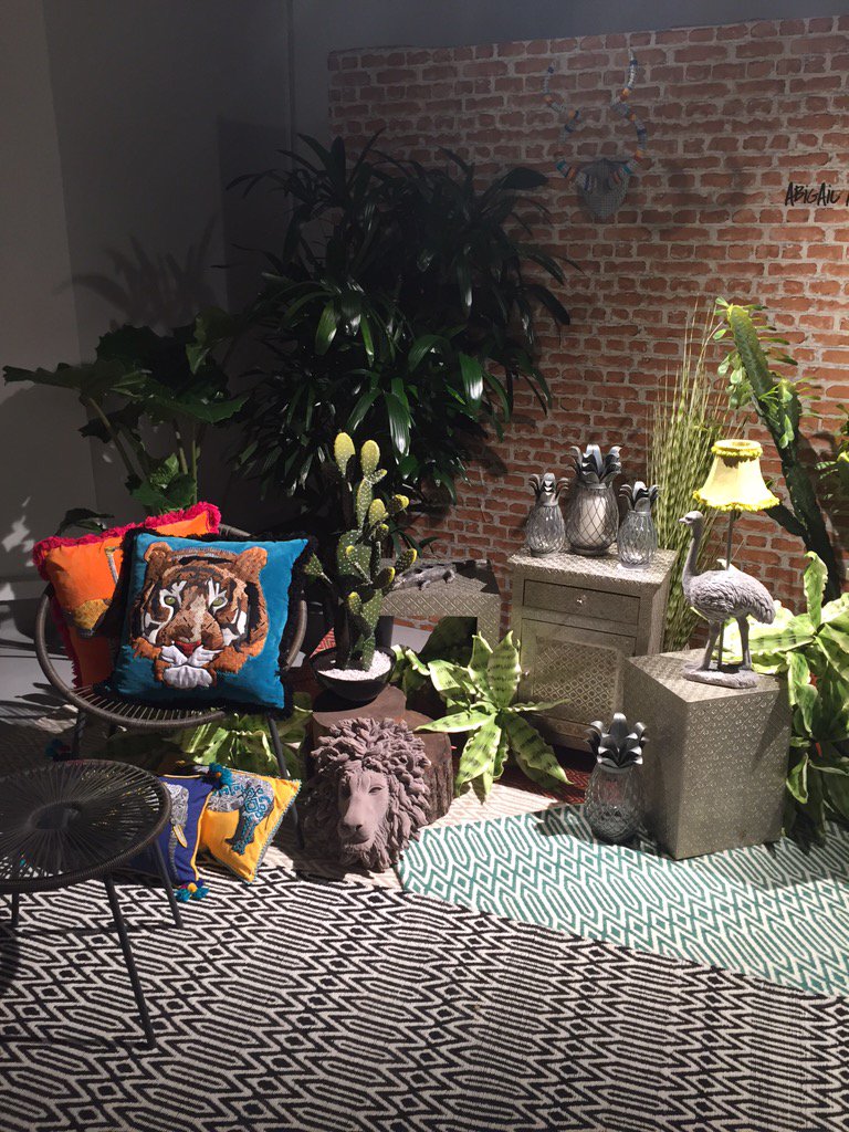 DesignFootnotes's tweet image. Gorgeous new collection inspired by #Africa @abigailahern @debenhams #debsss16 #interiors #design #cushions #lamps