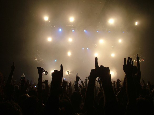 #Jozi! WIN 1 of 3 DBL Tickets to <a href="/SoundsWildFest/">SoundsWild</a> by naming one of the acts! #SoundsWild2015 goo.gl/BHtFba