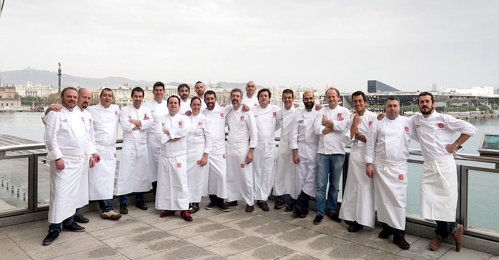 EMOCIONADOS!! #GalaMichelin2016 hoy en Galicia, confiando en renovar las 12 estrellas y si vienen más… celebrarlo ;)