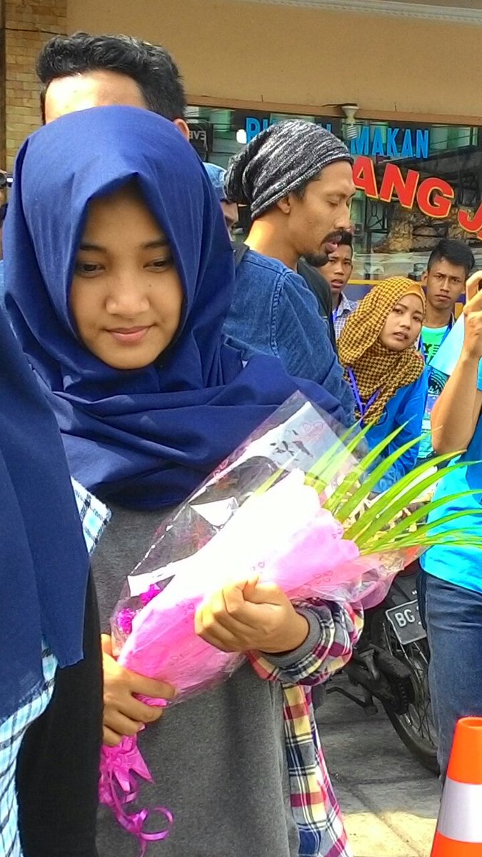 Zadiel_SL's tweet photo. Cieee.. @FatinSL  polos banget.. 
@FatinisticBKL_  @FatinisticLLG  @FatinisticPLG04  @ini_Fatinistic https://t.co/czOhhE6qMT