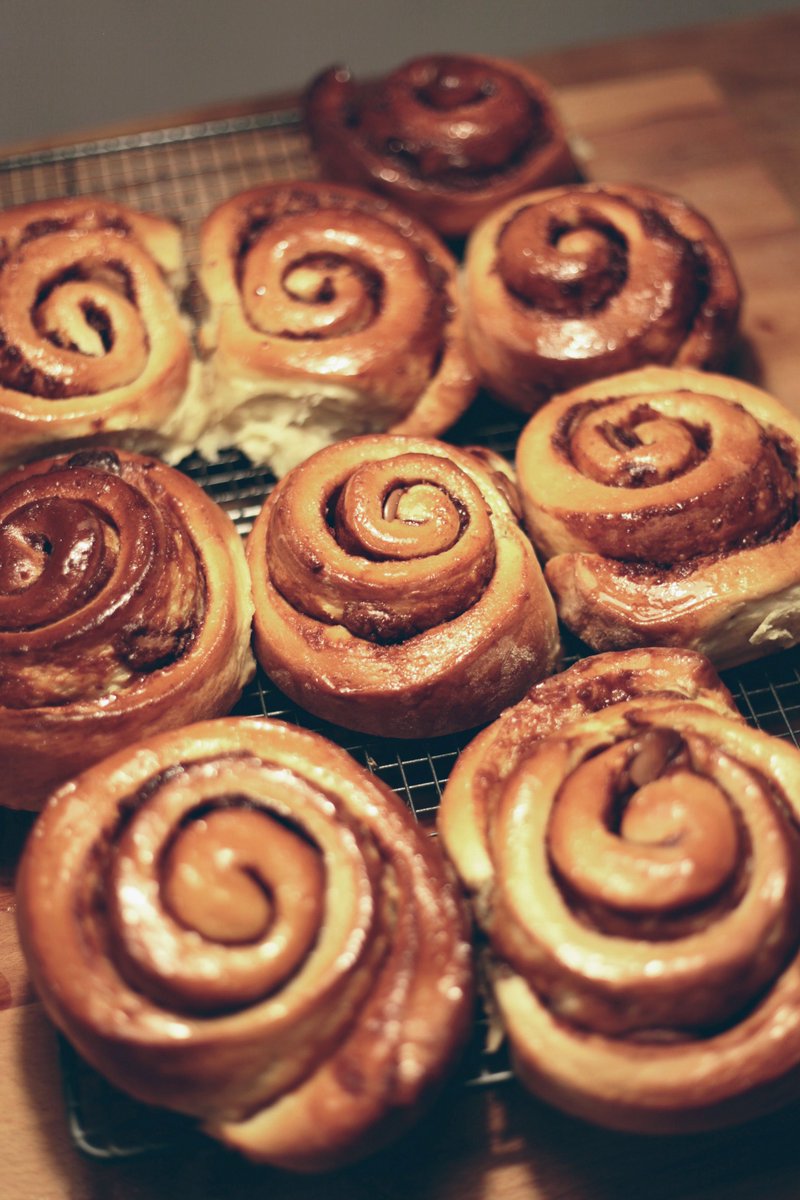 makemunch's tweet photo. Thumbsup to @deliciouseditor from @deliciousmag for recommending Chocolate &amp; Cinnamon Buns!https://t.co/romP0oBkxg https://t.co/9tkvPa89FI