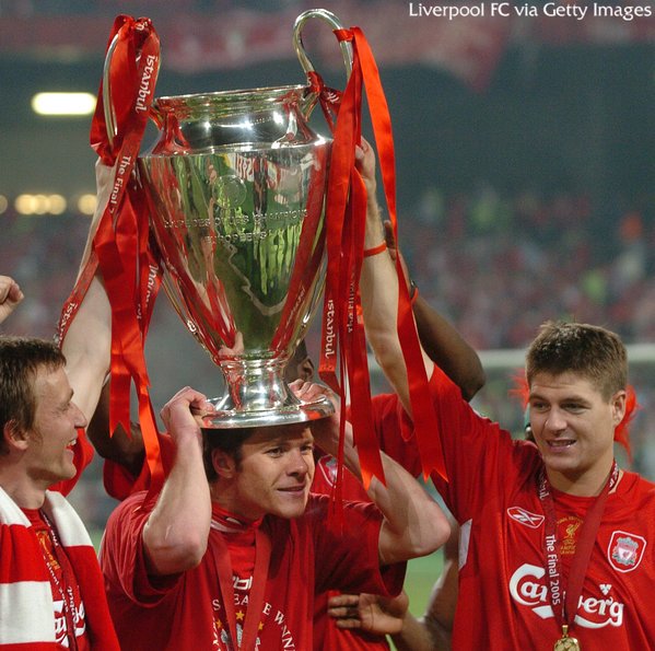 Footballogue's tweet photo. Joyeux anniversaire à X.Alonso:

LDC: 2
Bundesliga: 1
Liga: 1
SuperCup: 2
FA Cup: 1
Copa del Rey: 2
CDM: 1
Euros: 2 https://t.co/P2TXMTroxC