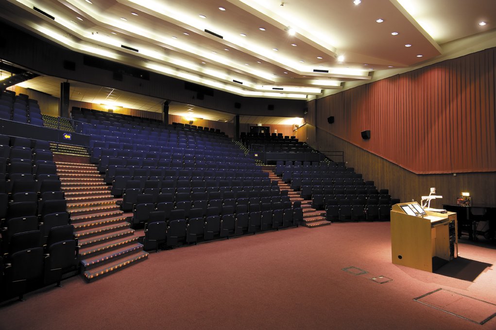 On focus <a href="/VenueReading/">Venue Reading</a>: has great facilities &amp; excellent transport links to London  ow.ly/V0vJW