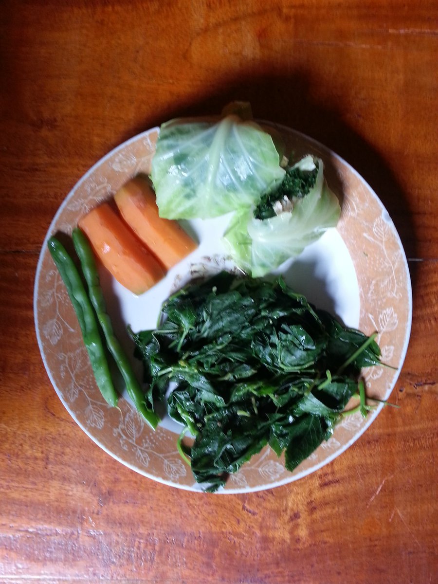 aronvirtudazo1's tweet photo. #dinnertime and i can't wait for rhis :-) https://t.co/PIqq4eAt3w