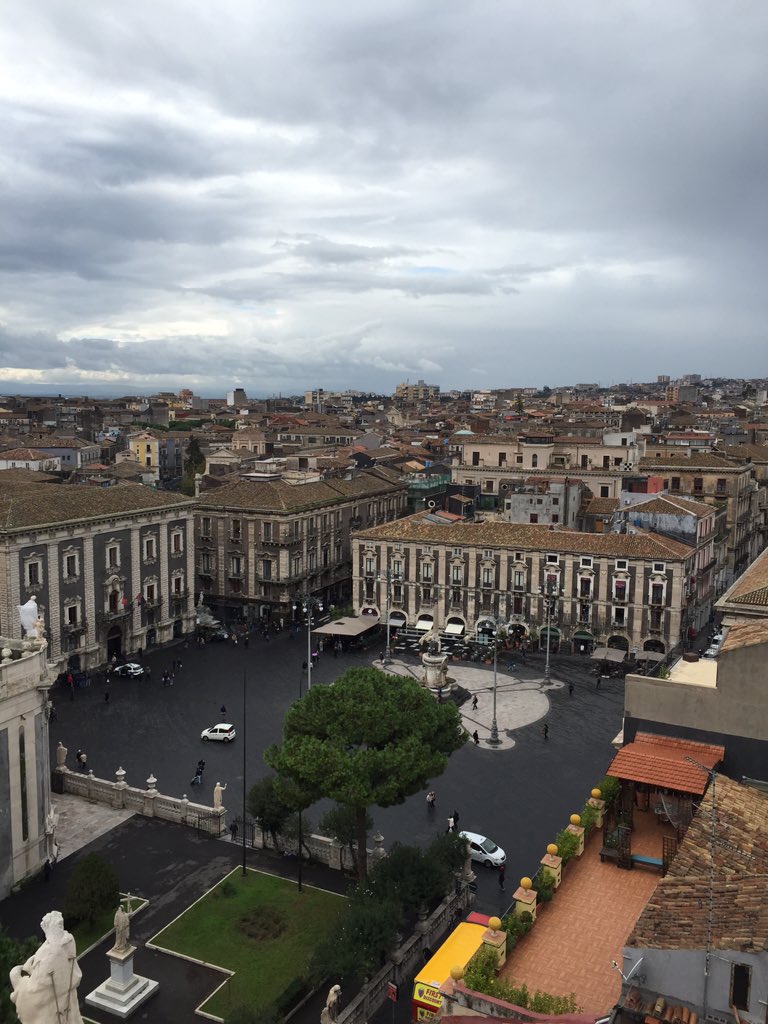 FUDbottega's tweet photo. #Catania dall'alto #fudtur https://t.co/MGcBusYwAn