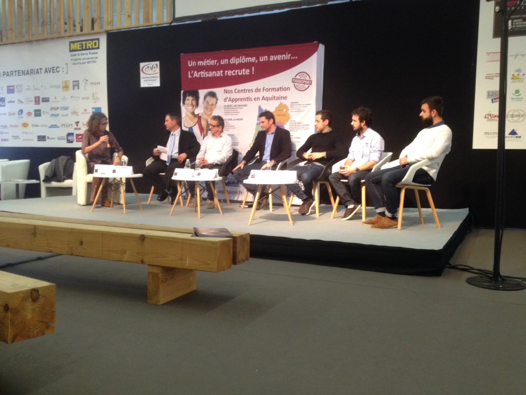 _jamon_jamon's tweet photo. Conférence @ExphotelBdx sur : "Et si je vendais autrement ?" avec Pierre-Xavier représentant Jamon Jamon #expotel https://t.co/FElxTl7JcB