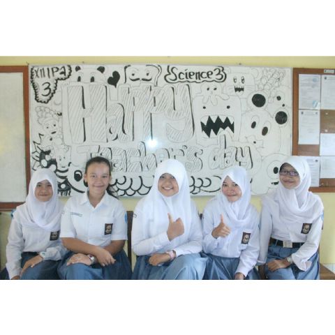 mey_NMP's tweet photo. Satu tahun lalu waktu bersama kalian @nrleltarii @sellynurul @viehitsuga @Adistyhy @gadissaktikaa @exthreemm https://t.co/j0SCFTv0n6