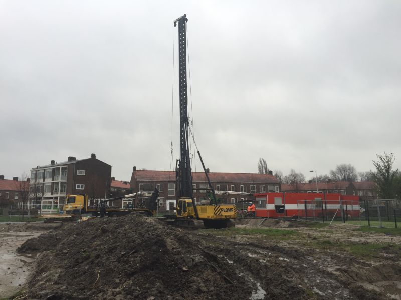VanWijnenGroep's tweet photo. Eerste paal De Trefkuil #Gouda  https://t.co/aI0JhG4F3C https://t.co/its7qOEHK8