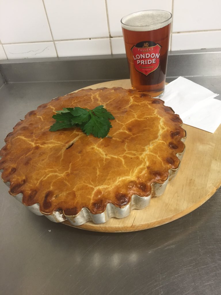 WhiteHartStock's tweet photo. Today's freshly made steak and Fullers ale pie perfect with a pint of London Pride  #onlyatfullers https://t.co/1fi99a0tb8