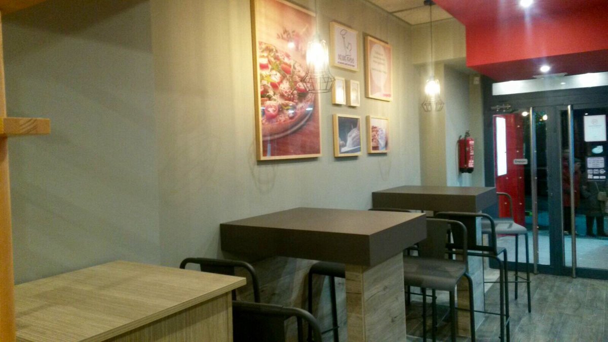 telepizzajaen's tweet photo. Conoce nuestro renovado local en Avda de Madrid https://t.co/Z74hUCiVt6