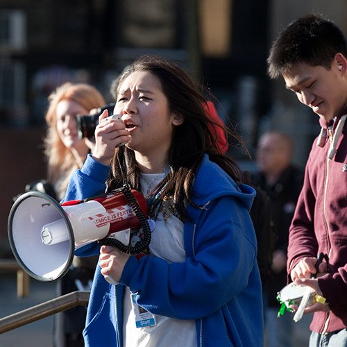 Sheffunistaff's tweet photo. A sunny day for #worldweek2015 parade on Saturday. Don't miss great events all week
https://t.co/LLMbZykUWk https://t.co/rBkb4gMU0c