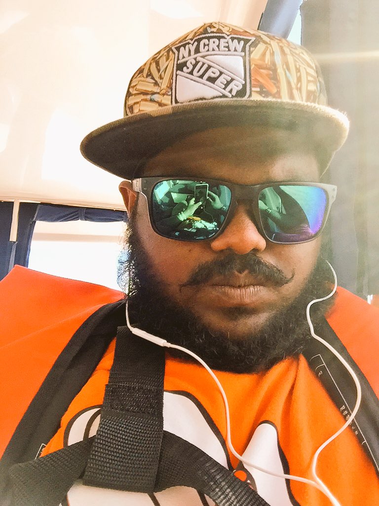 djgmaldives's tweet image. Offto @obluhelengeli for tonight's session W/ @m0hmedghanim1 #NoShaveNovember #EndViolence #2cause #Orange  #djlife