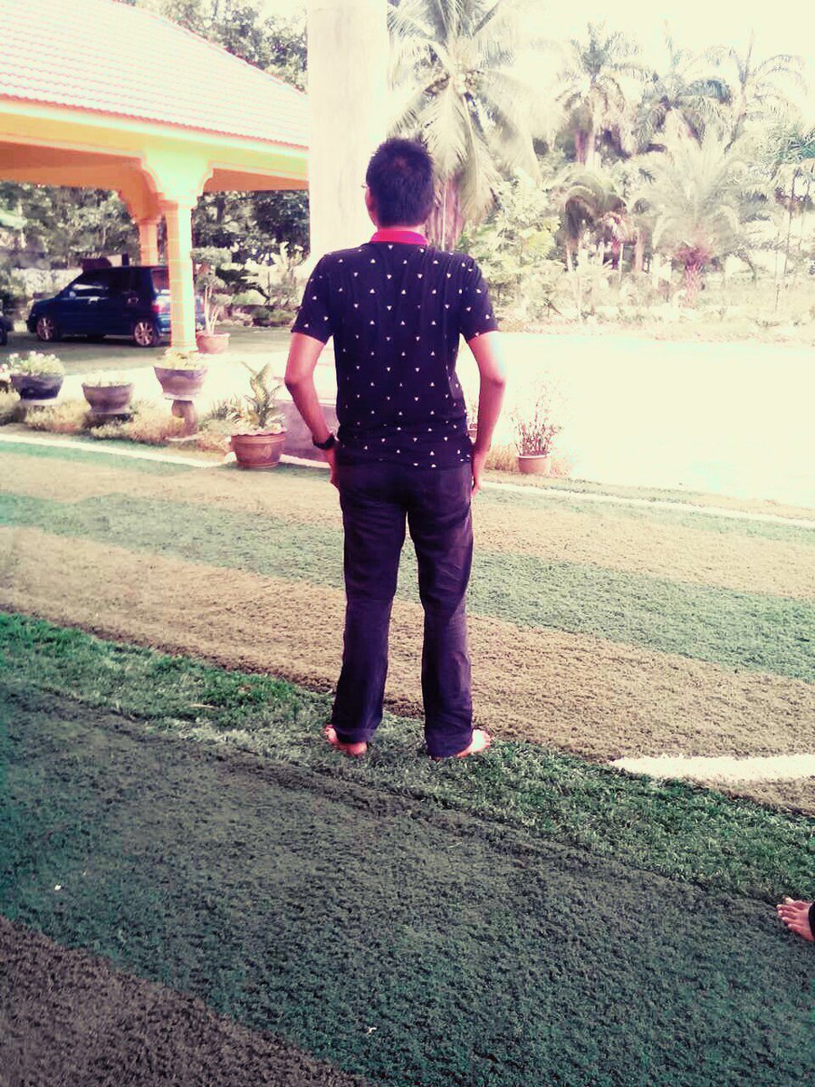 faris_ikhwan98's tweet photo. Lambatnye nak abis SPM niii!! 😢😢
#StruggleTwitter #sadgenius https://t.co/TVjegFnMkD