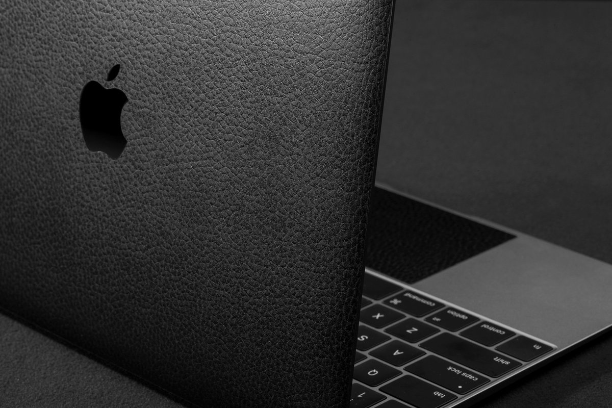 MKBHD's tweet image. #DopeTech Giveaway: RT and follow @MKBHD and @dbrandSkins to enter to win these! 4 winners. 48 hours. Good luck!