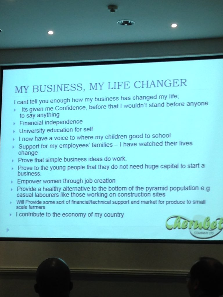 rbmvandeven's tweet photo. Kippenvel moment tijdens de #AFIF2015 ondernemersprijs: hoe breien life changing kan zijn voor een Keniaanse vrouw! https://t.co/bSP9nfZukb