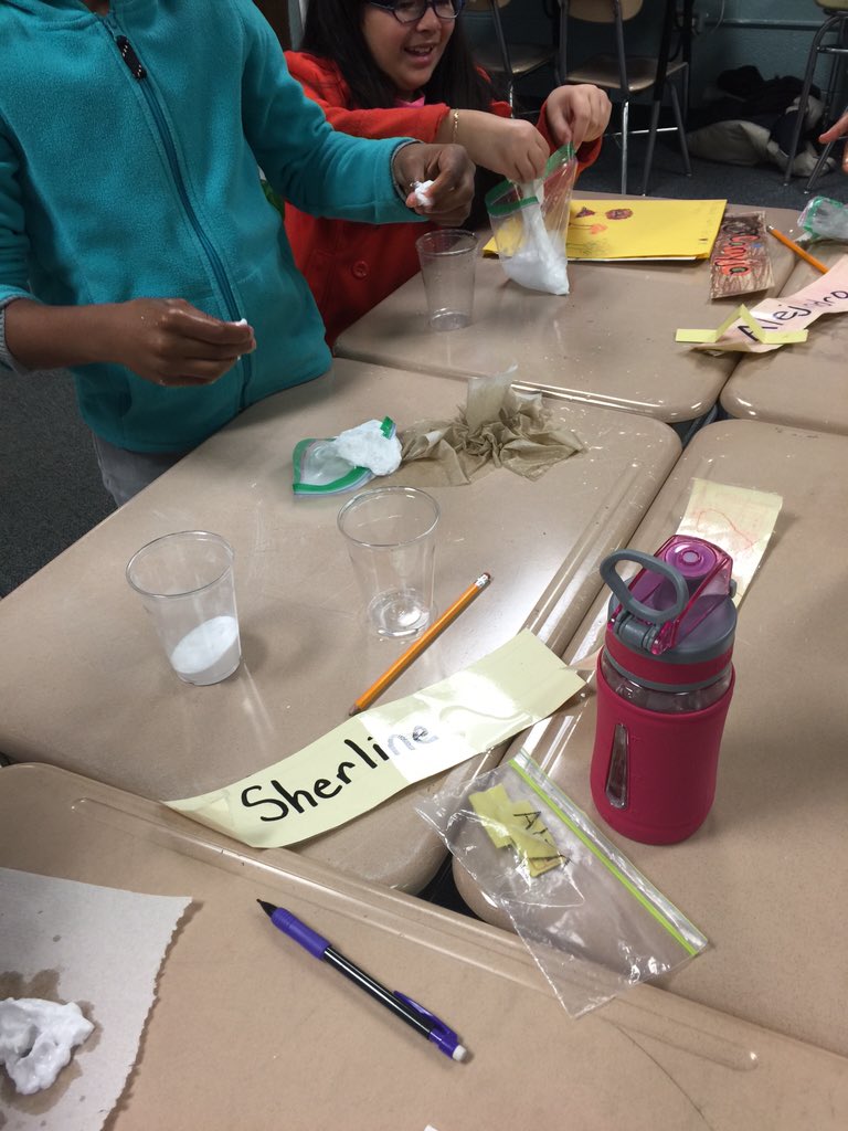 Jamilasgt's tweet photo. Kitchen chemistry class creating a polymer out of glue , water, and borax https://t.co/l8xDLVseAc