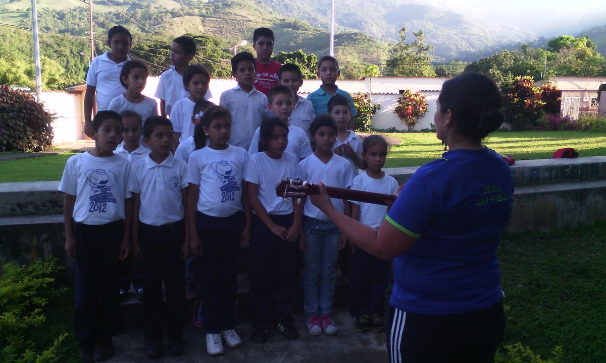 ModJGarmendia's tweet image. #CoroPreinfantil #casadelaculturaRíoClaro 24-11-15 @PSBIribarren @elsistema @ElSistemaLara