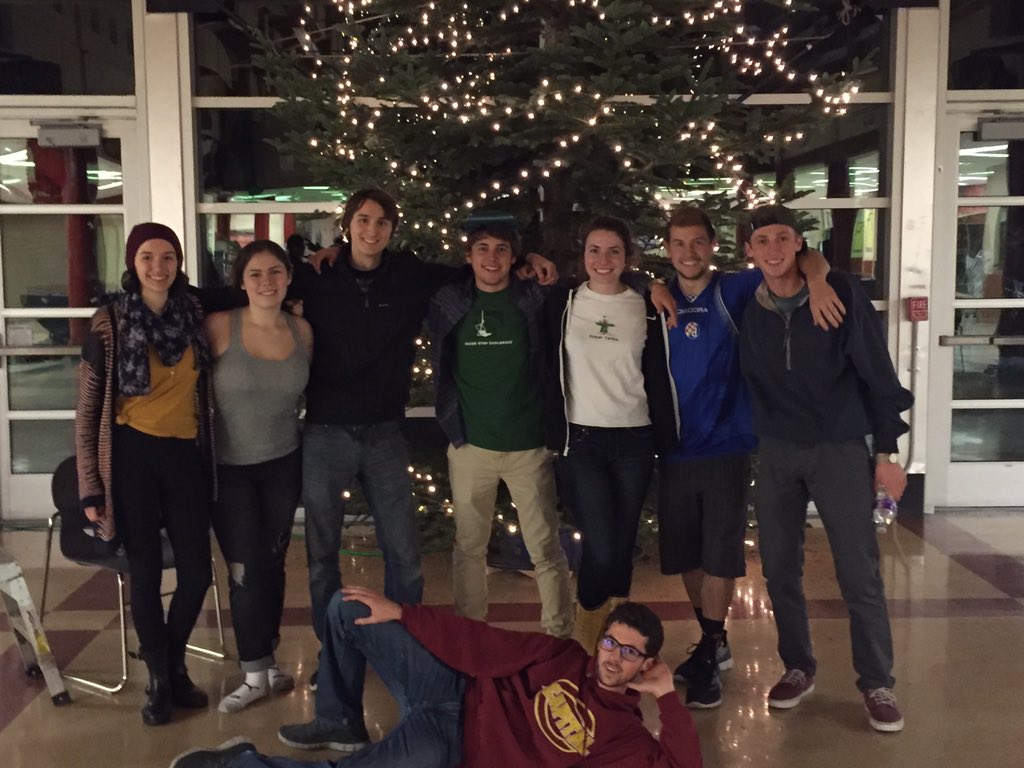 tayyyparis's tweet photo. Kindergarten to Senior year we've been together. Love my band family💕 enjoy the tree Capital😊 #GriffinAlumni https://t.co/RxAFgcZFY3