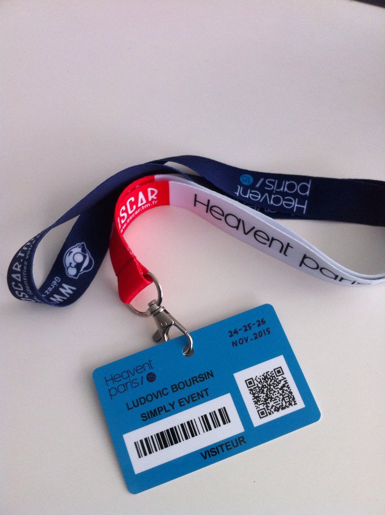 simplyeventcom's tweet photo. @simplyeventcom au Salon @heaventparis aux couleurs bleu, blanc, rouge #Paris sera toujours une fête ! #Event https://t.co/DBNS7VdHwd