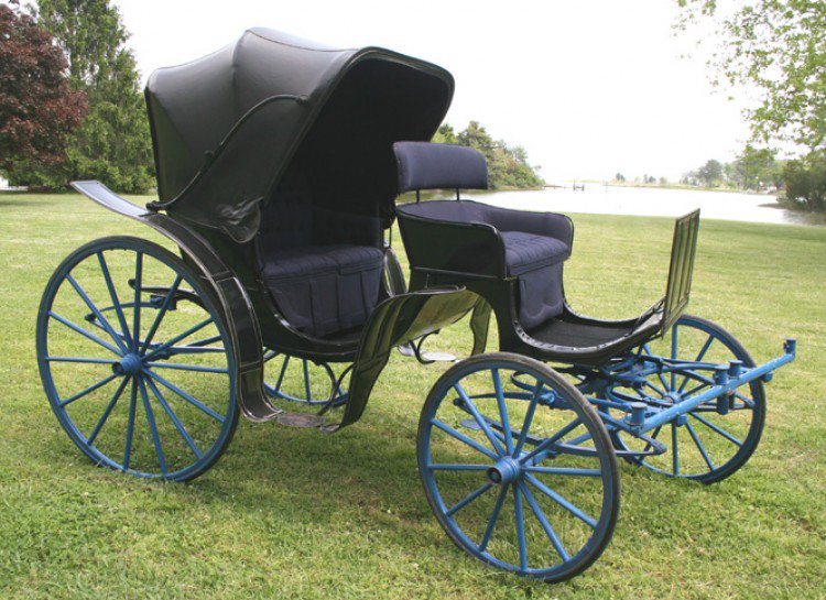 AutoShowNOLA's tweet photo. #Dashboard horse and buggy days - board attached on front keeps mud from the hooves from splashing up on the driver. https://t.co/NIK1SQAAB9