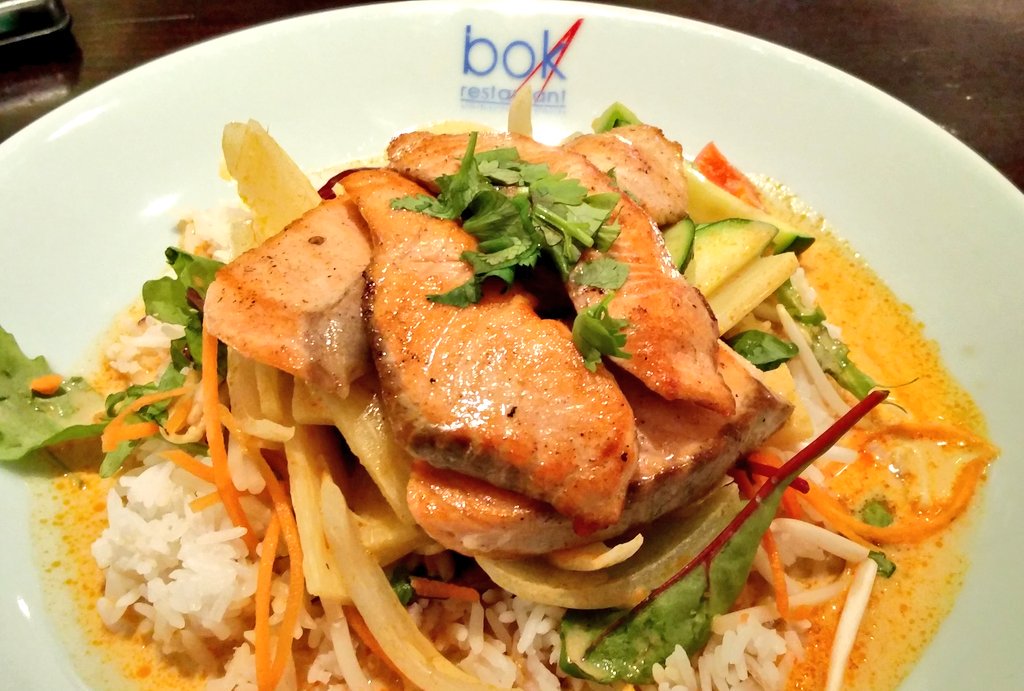 bevehl's tweet photo. Curry Lachs bei #BOK. #TwitterHHFood https://t.co/jaOgkQ2Zdg