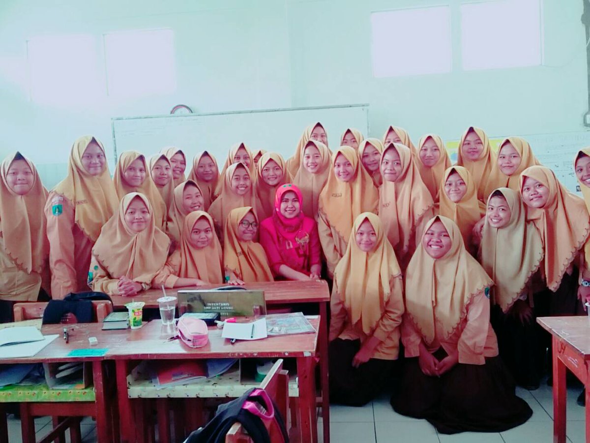 AngkatanPitu's tweet photo. Perayaan hari ibu w/ ustadzah anny https://t.co/J6hmn7t2eH