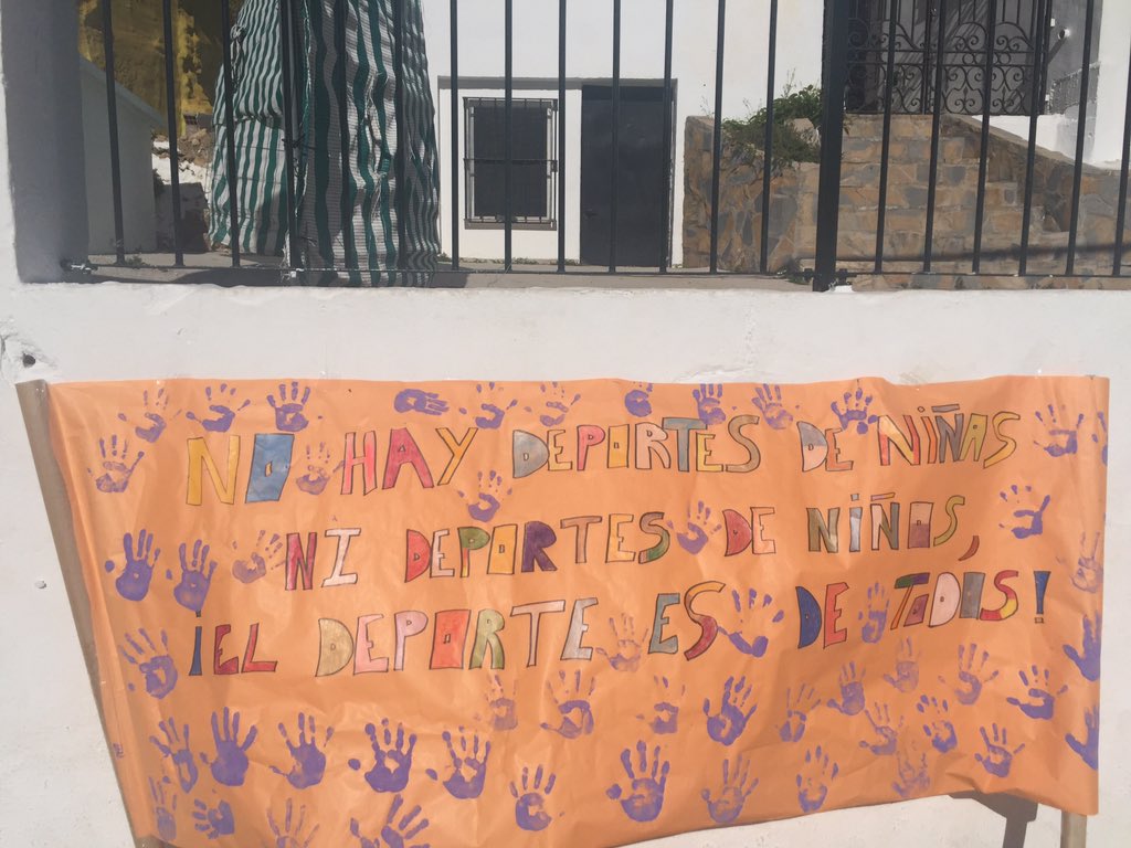 AytoOjen's tweet photo. Hoy los alumnos del CEIP Los Llanos de celebran el #25N #DiaContralaViolenciadeGenero @alcaldeojen @merinoestefania https://t.co/by3IuJLd6G