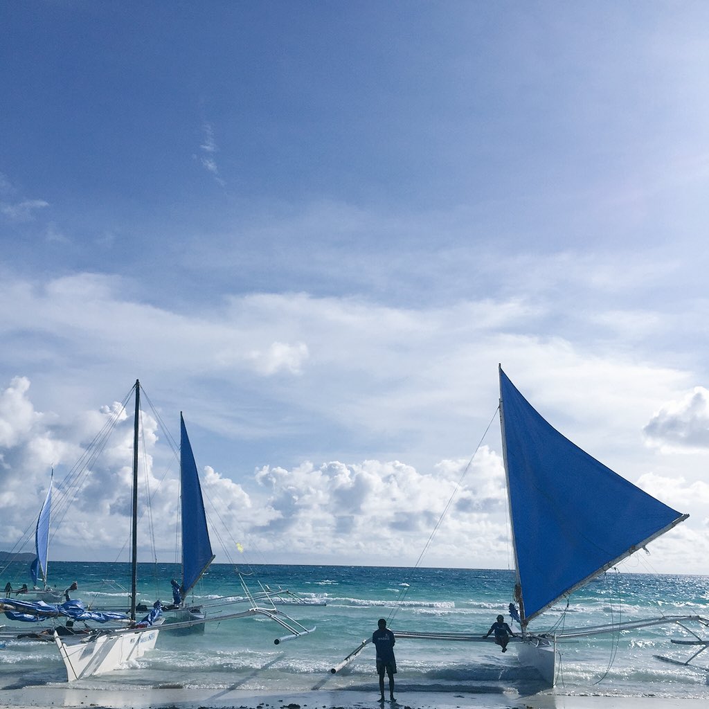 qayyumsunawan's tweet photo. @backpackingMY white bitch eh beach #bpboracay #ip6plus #lautpeople #mabuhay https://t.co/42m4GDJMnP