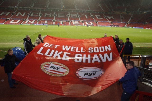 LukeShaw23's tweet photo. Thank you to the PSV fans for your nice gesture 👏🏻👊🏻 looking forward to the game tonight #MUFC 🔴 https://t.co/XI61fzcoFQ
