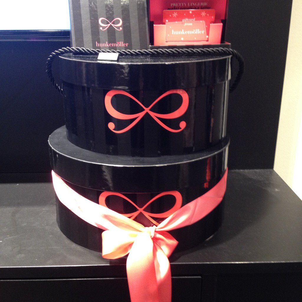 #hkmacademy <a href="/Hunkemoller/">Hunkemöller</a> <a href="/P_Mountford/">Philip Mountford</a> <a href="/DensDominique/">Dominique Dens</a> <a href="/MarijkedExelle/">Marijke d'Exelle</a> @magda_temmerman beautifull luxurieus wrapping