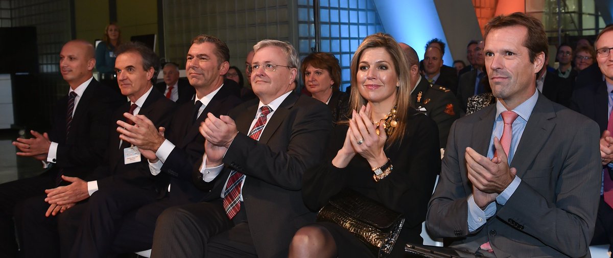 Koningin #Maxima lanceert 'Staat van het MKB'; alle cijfers over het #MKB bijelkaar. corporate.cbs.nl/#articleId=626