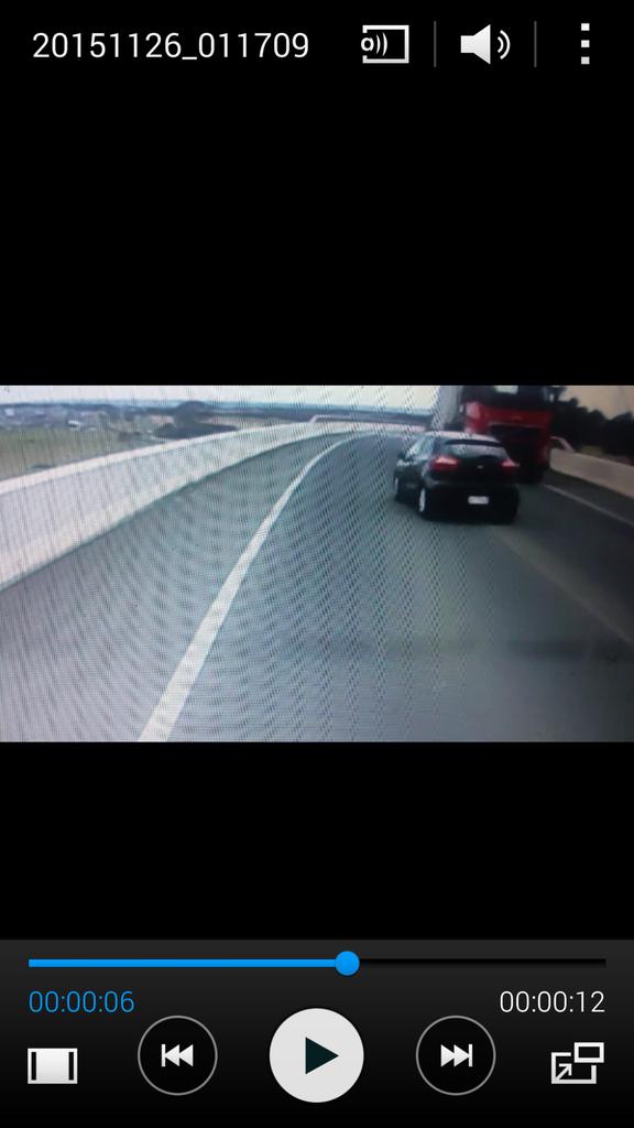 RealBennyR's tweet photo. Just downloaded this footage off my dash cam..... idiot! https://t.co/HC5DXvgPZJ