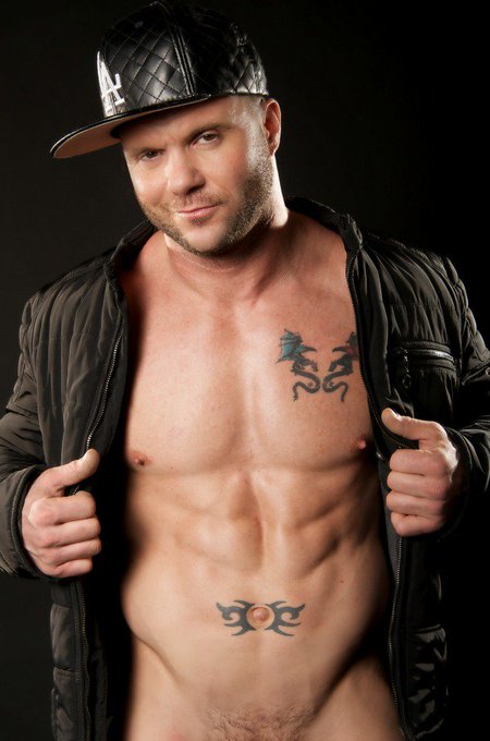 Only 4 more days 2 my appearance @FLEXSpasCLE lkng fwd 2 mtg the men of CLE, OH!! #stud #sex #muscle