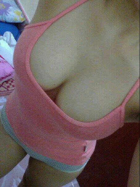 putri78_ayu's tweet photo. 2 Hari di surbya panasx minta ampun.... https://t.co/96hntF6gPH