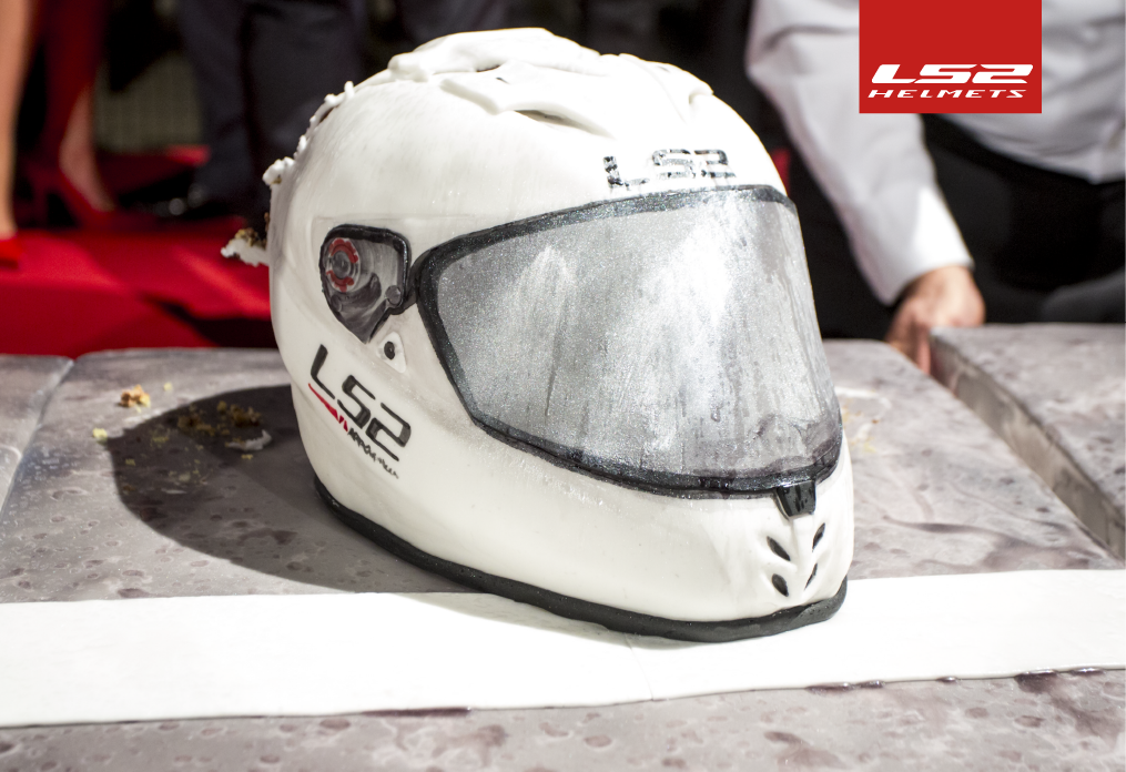 LS2Official's tweet photo. AND THE ATMOSPHERE TURNED RED AT EICMA.
#EICMA #LS2Helmets #LS2AlwaysHead #LS2moments
https://t.co/42Sl4Jpqky https://t.co/S2fQ7U7tkH