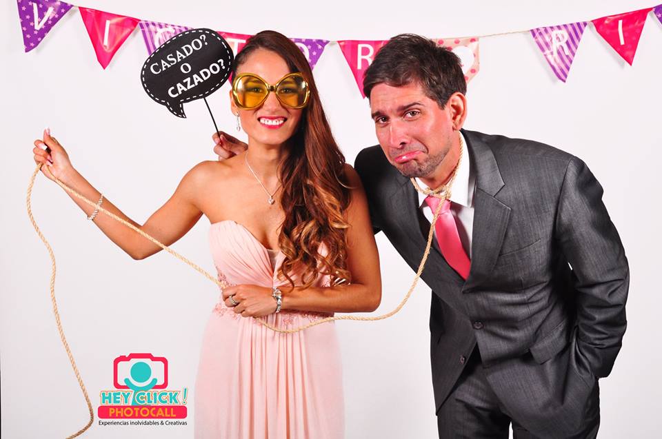 Photocallperu's tweet photo. ¿Te vas a casar? Entonces no te olvides de reservar tu #photocall 🎉 🌟. Tus invitados te lo agradecerán. #fotocabina https://t.co/ADvmNxh5iV