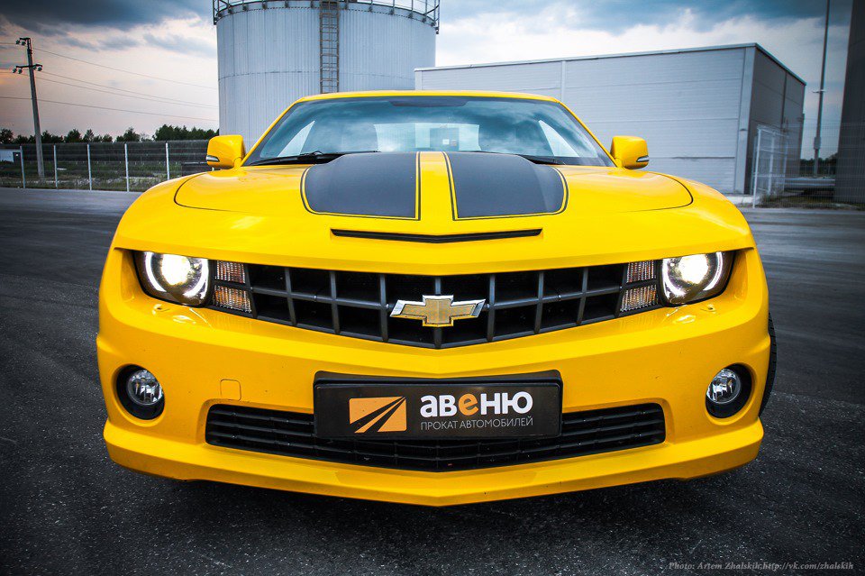 шевроле камаро трансформеры. Chevrolet camaro zl1 bumblebee. Chevrolet camaro бамблби. шевроле комаробамблби. шевроле камаро 2018 бамблби.