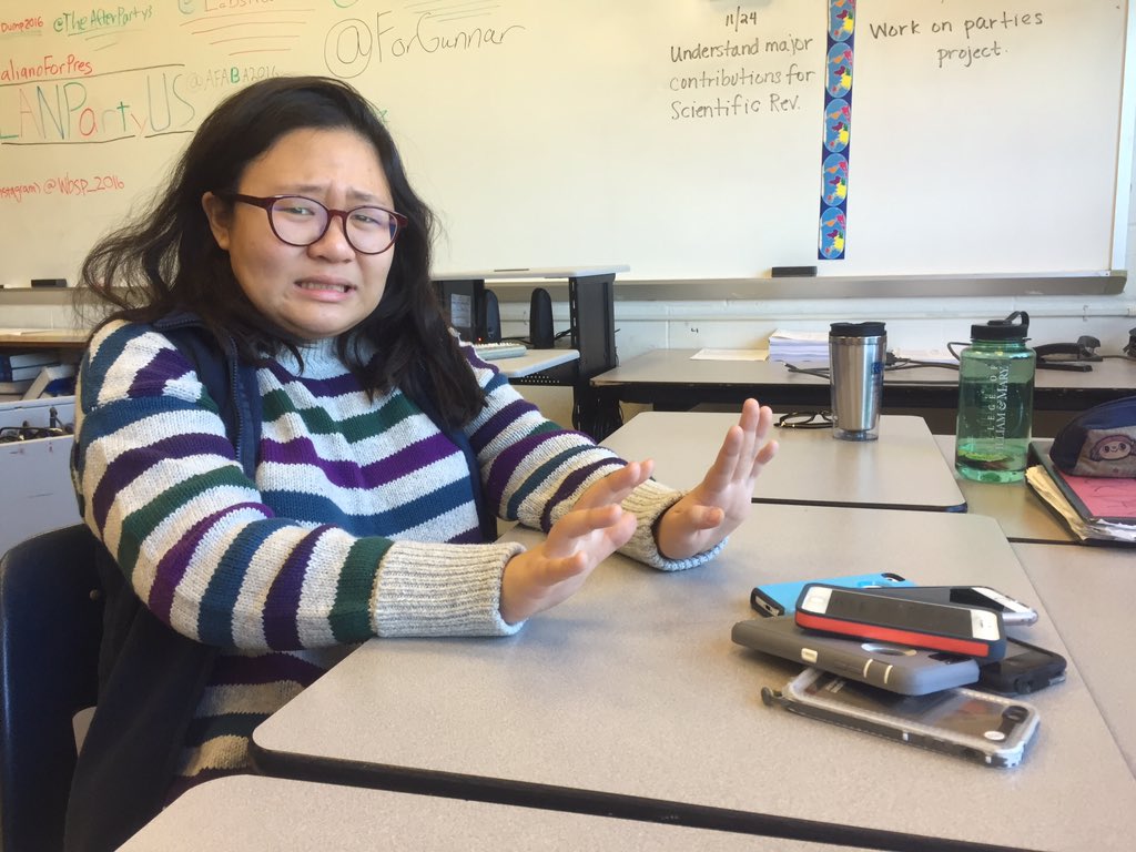 Jisu4Prez's tweet photo. #BringBackTheFlip join the political revolution: time to get rid of iPhones and use the flip phones! https://t.co/BRE1h4vYFK