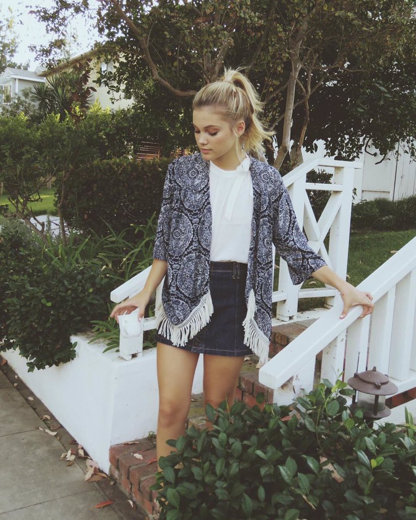 If you think gorgeous is enough I'll think ur on drugs