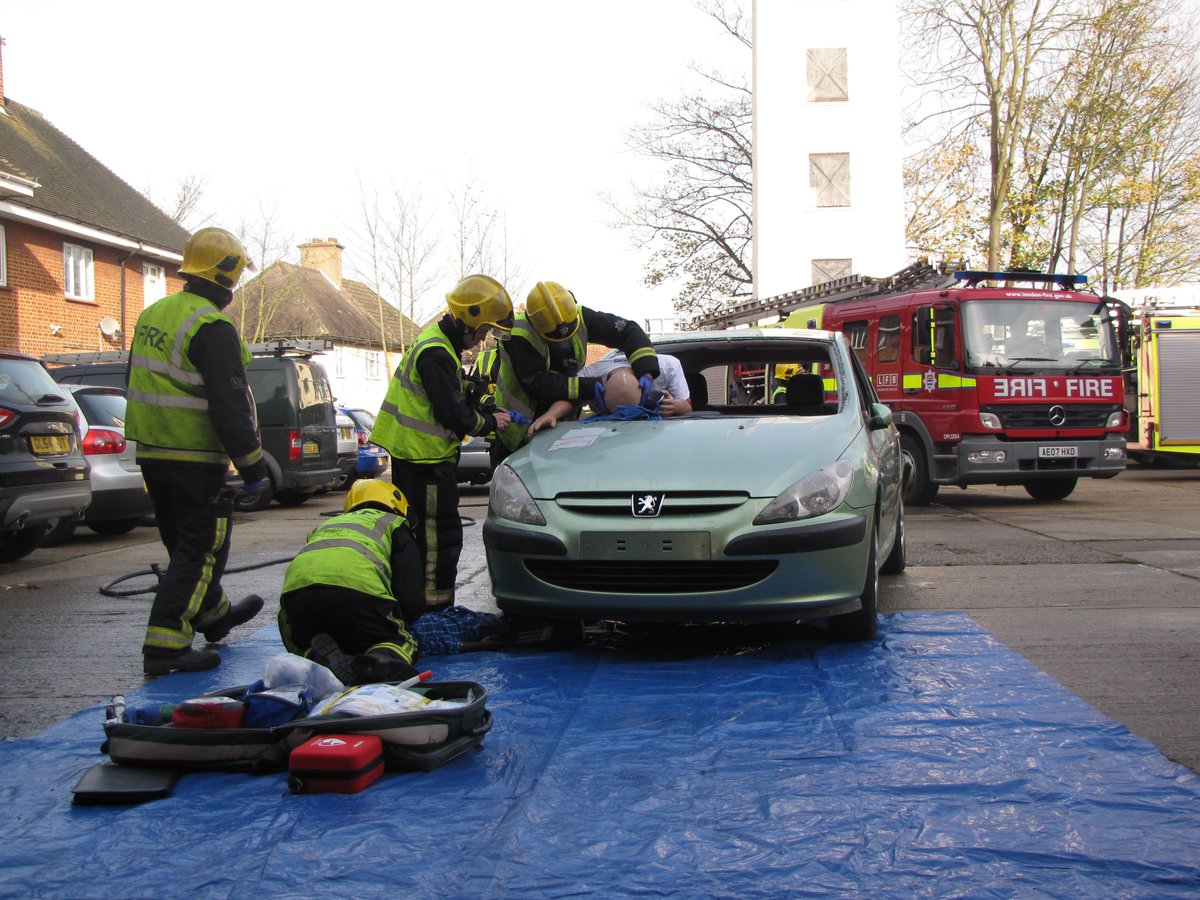 GAPSsimulation (@gapssimulation) on Twitter photo "Oxygen Away - Stand Clear" #Emergency #Teamwork, #Patientsafety Training with Woodside Fire Station. <a href="/LondonFire/">London Fire Brigade</a> "Oxygen Away - Stand Clear" #Emergency #Teamwork, #Patientsafety Training with Woodside Fire Station. <a href="/LondonFire/">London Fire Brigade</a>