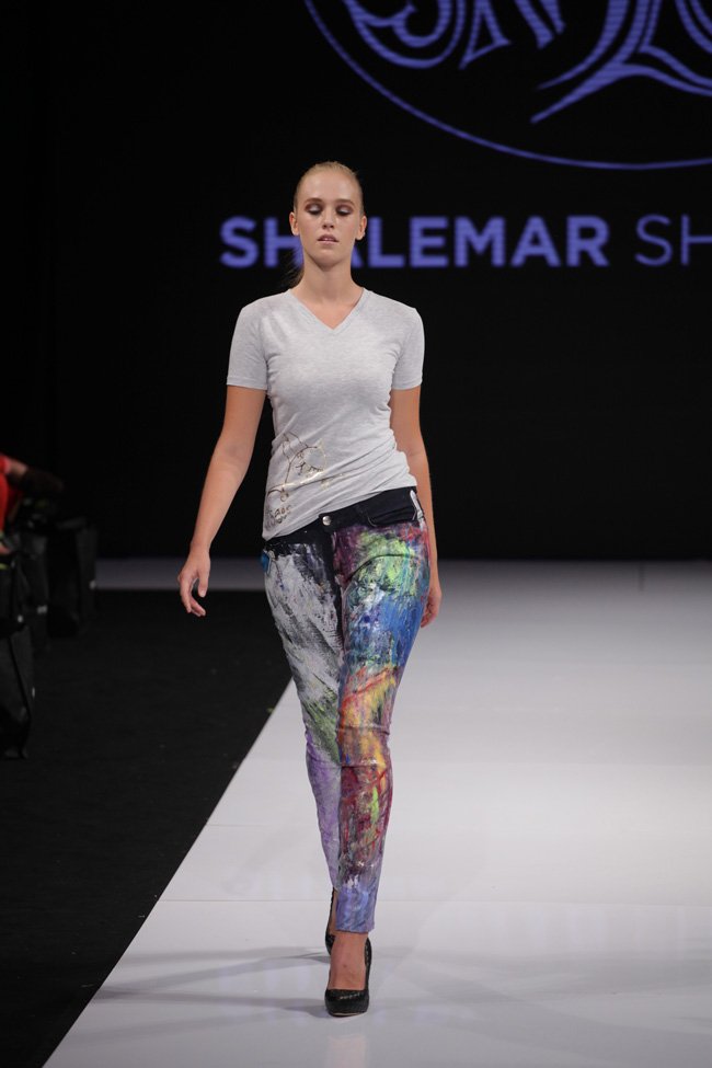 artistshalemar's tweet photo. #صور
#أزياء #شاليمار_شربتلي تتألق في أسبوع #الموضة في لوس أنجلوس / أكتوبر 2015 https://t.co/sY59SvrDfd