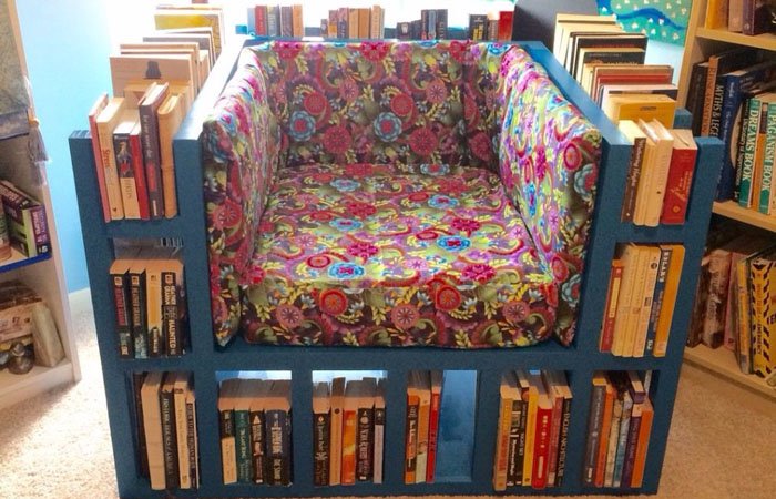 go.shr.lc/1WPBod2 14 Easy Steps for Making a Cool Reading Chair #diy #book <a href="/DIY_Live/">DIY Live</a> <a href="/DIY/">DIY - Where kids hang out, create, & share</a> <a href="/DIYNetwork/">DIY Network</a> #love